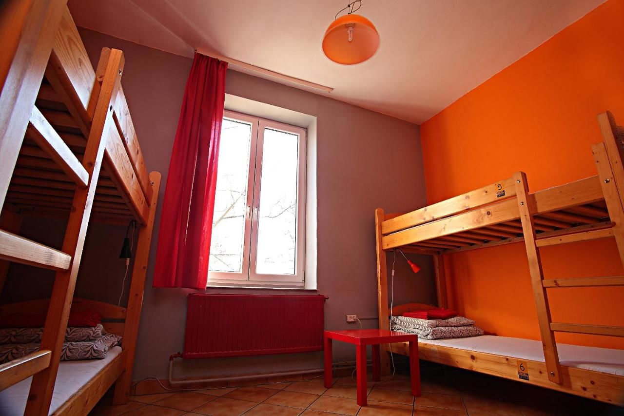 Хостелы Hostel One Momotown Краков